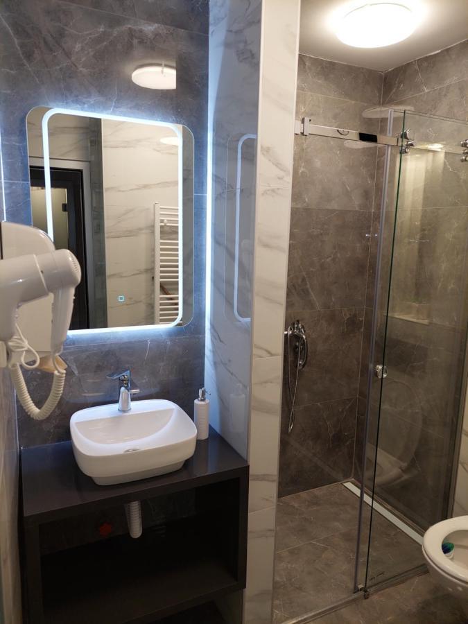 Spa Apartman Grand Ni Екстериор снимка